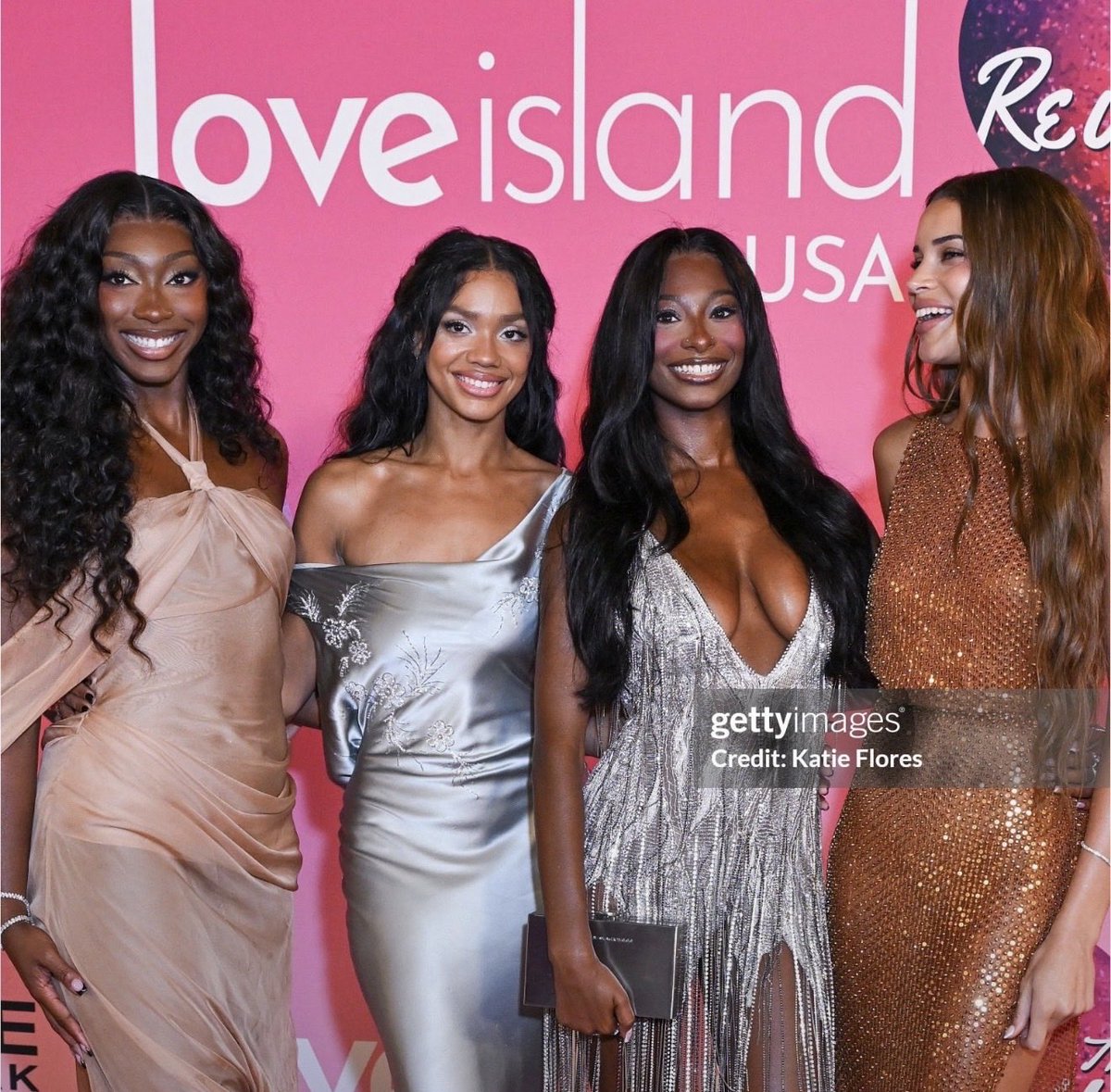 malsworldxo's tweet photo. @supremescourt they already do— that’s how sol and titi saved the event with their amazing face cards https://t.co/Pq1S7vGxMN