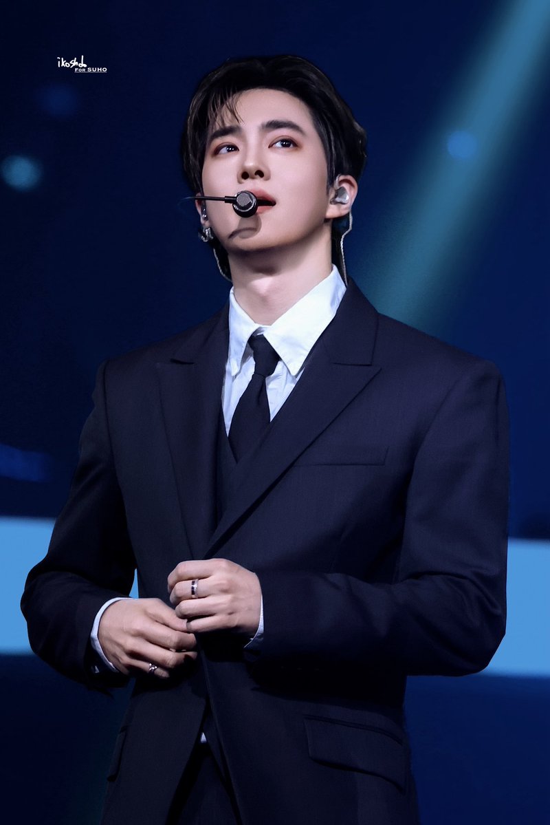 juncotton_s2's tweet photo. 이런 말 하기 뭐 한데..
전 솔직히 수호님이 아저씨라서 더 관심 있습니다.
얼굴은 오피스물 남주같이 생겨서는
맨날 하는 말이라곤
: 요즘은 섹시푸드 이런거 안하지??
감기 유행이라서 트민남이라서 걸려버림
얼 씨구 씨구 돌아간다~ 작년에 왔던~🕺

이러는데 관심이 안 가고 배겨? https://t.co/P1yxzH45Qu