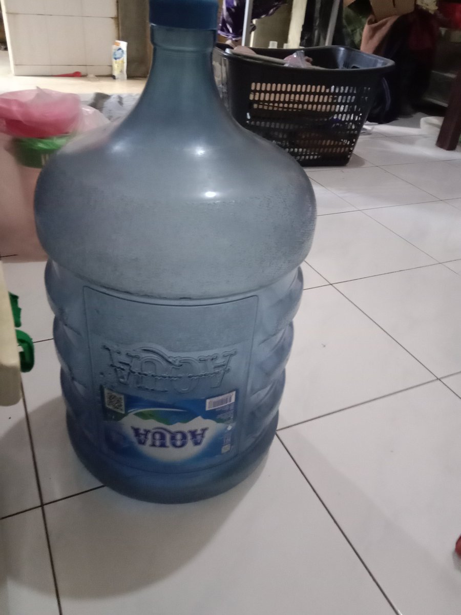alsaafia24's tweet photo. @unicefess Galon 20k , panci New 25 , tantang plastik 10k Wa 088215406763 lok kalisegoro https://t.co/loFUt4Hyj6