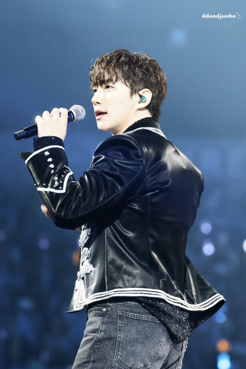 YungChiii's tweet photo. 260809 
2PM Concert "THE RETURN" in INCHEON 1️⃣

@dlwnsghek
@follow_leejunho
#이준호 #leejunho #JUNHO #李俊昊 #ジュノ https://t.co/ik25BZKbEe