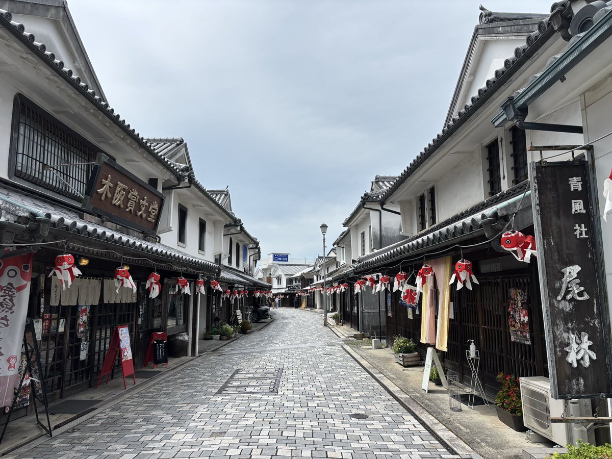 tomopen0616's tweet photo. 何気に人生お初となる
白壁の町並み(山口県柳井市)を散策。

1枚目は一眼&amp;レタッチ、
2.3枚目はスマホで撮影しました。 https://t.co/uoxuushTjz