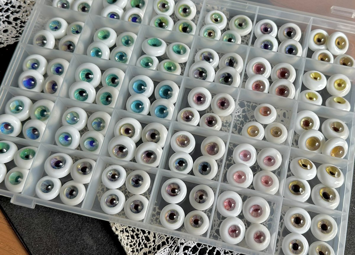 iris_dolleye's tweet photo. 久々片付け中
#グラスアイ #ドールアイ #glasseye #dolleye #bjd #irisdolleye https://t.co/5vwKQYwDOj