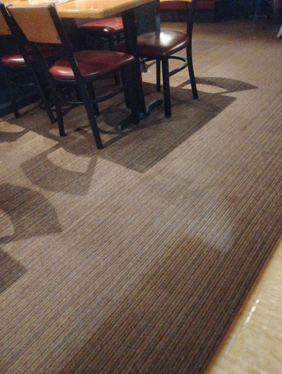 96_sticks's tweet photo. At Applebee's in Marshall https://t.co/BQRofroScT