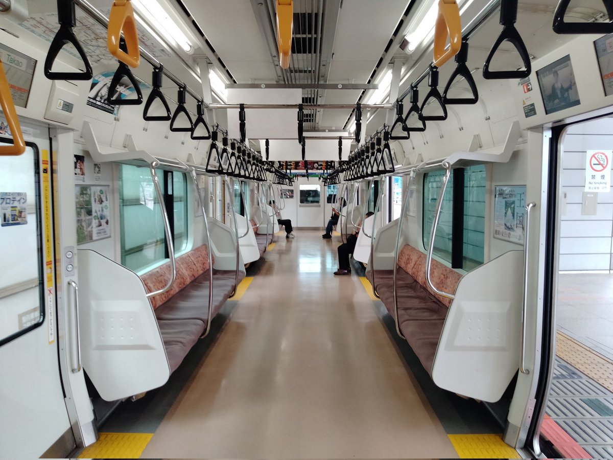 AkibaWalker1's tweet photo. JR東京駅
電車ガラガラ
今日は暑くないし曇ってて直射日光も無く風があって、お出かけ日より https://t.co/bRwukTkq1b