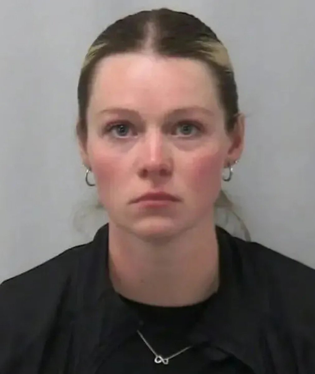Formosa72wk's tweet photo. A PE teacher Christian G Payton aged 27 has been charged after allegedly sending explicit images to an underage pupil at her school.
A very disturbing trend developing of women in power taking advantage of defenseless victims mostly from public school female teachers https://t.co/K9aufKuOAs