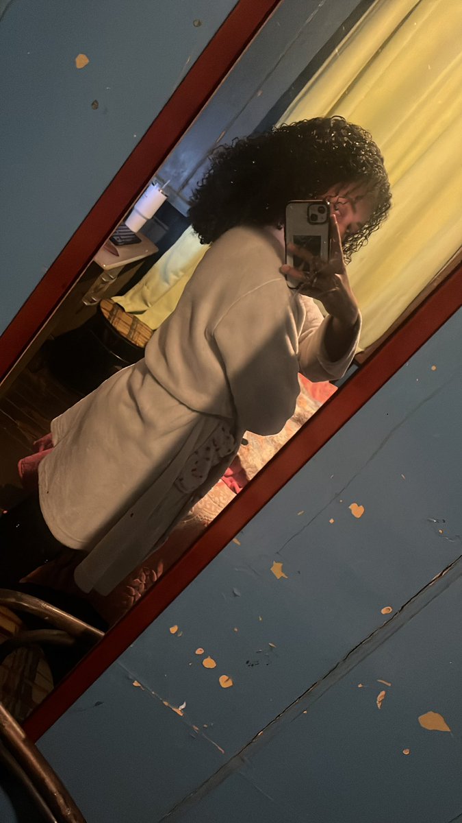 xul1a__'s tweet photo. eu tinha apenas uma tesoura, um tutorial e um sonho de cortar o cabelo de graça https://t.co/EWtROMx8k6