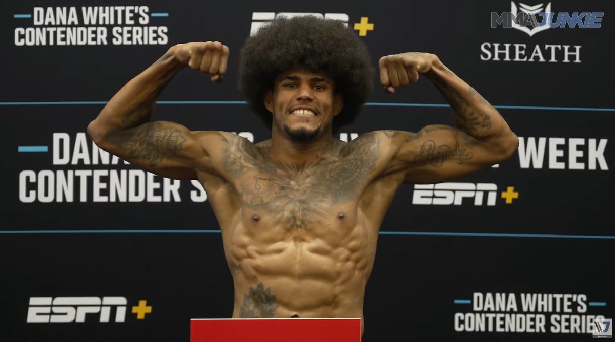 RicoQuillyJr's tweet photo. 3. Igor Cavalcanti

13-2, 10 KO's, 3 Submissions

Has competed in multiple strike based martial arts like Boxing &amp; Kickboxing, 1 of his 2 losses came via a 2024 Contender Series fight against Seok Hyeon Ko by Unanimous Decision https://t.co/gVkeLhGmam