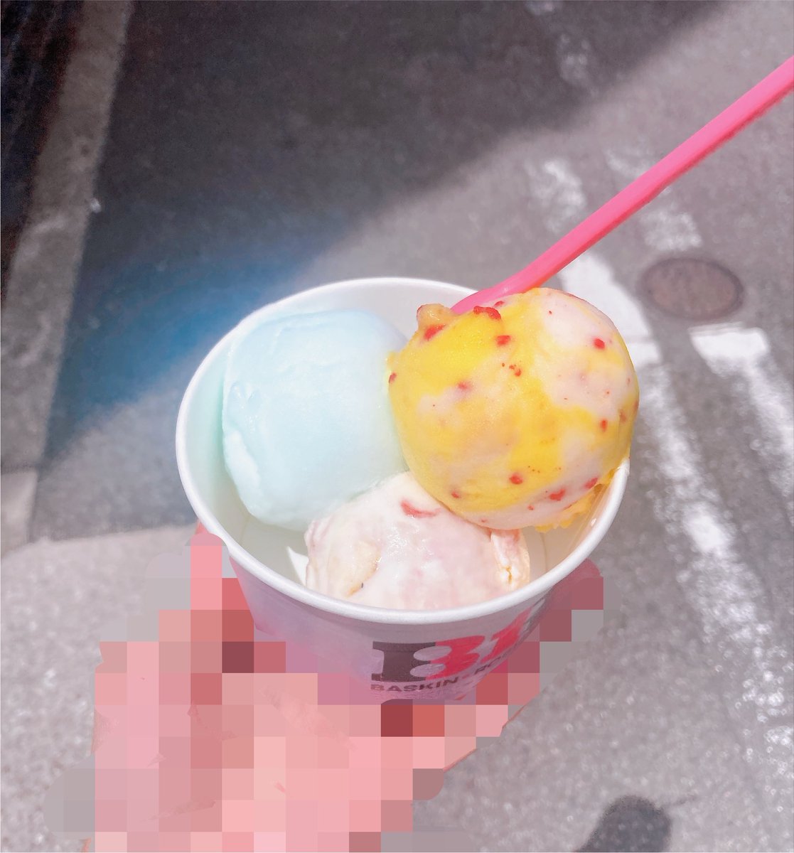 f56299's tweet photo. ピカチュウのやつと、好き嫌い分かれると噂のダイキュリーアイスですよ
結構うまい！ https://t.co/kEuKHB8LeX