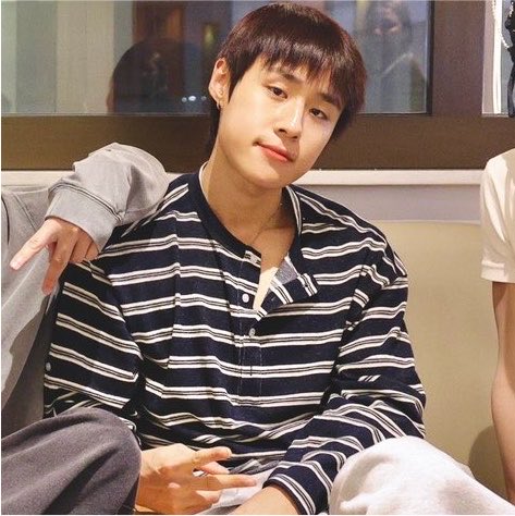 littledenly's tweet photo. เสื้อลายนี่เป็นแฟนกันป่ะ เดาๆ 😳 https://t.co/LC3JhIfq9X