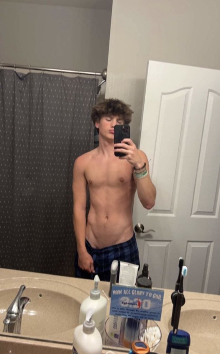 Connor_baitz's tweet photo. HMU for your files and send requests to bait your crush, don't be shy 🙈🥵😍 
https://t.co/2XJgBIcqMR https://t.co/OwVcTnmihB