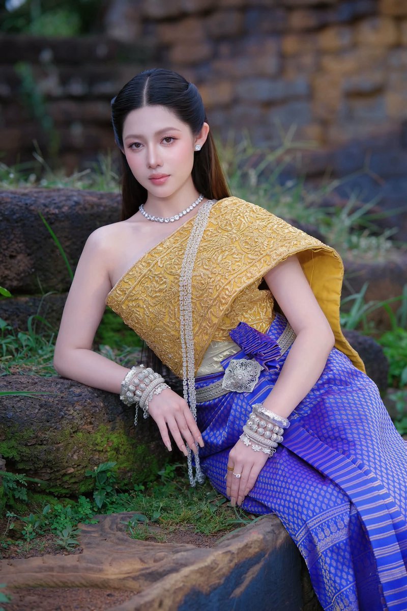 SovanRatana_'s tweet photo. The Khmer Sbai and Cambodian Wedding Dress are the epitome of timeless luxury—gracefully draped in tradition, adorned with exquisite details, and radiating the regal beauty of Cambodia. 🇰🇭✨ https://t.co/MlNRt8WWpg