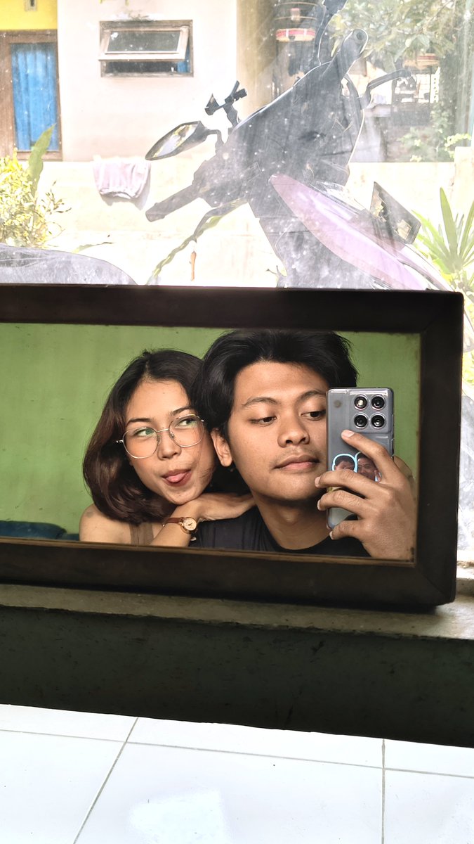 ushakovxii's tweet photo. kemana mana ge skrg mah sama dia terus😁😂 https://t.co/peY5Pbsmqw