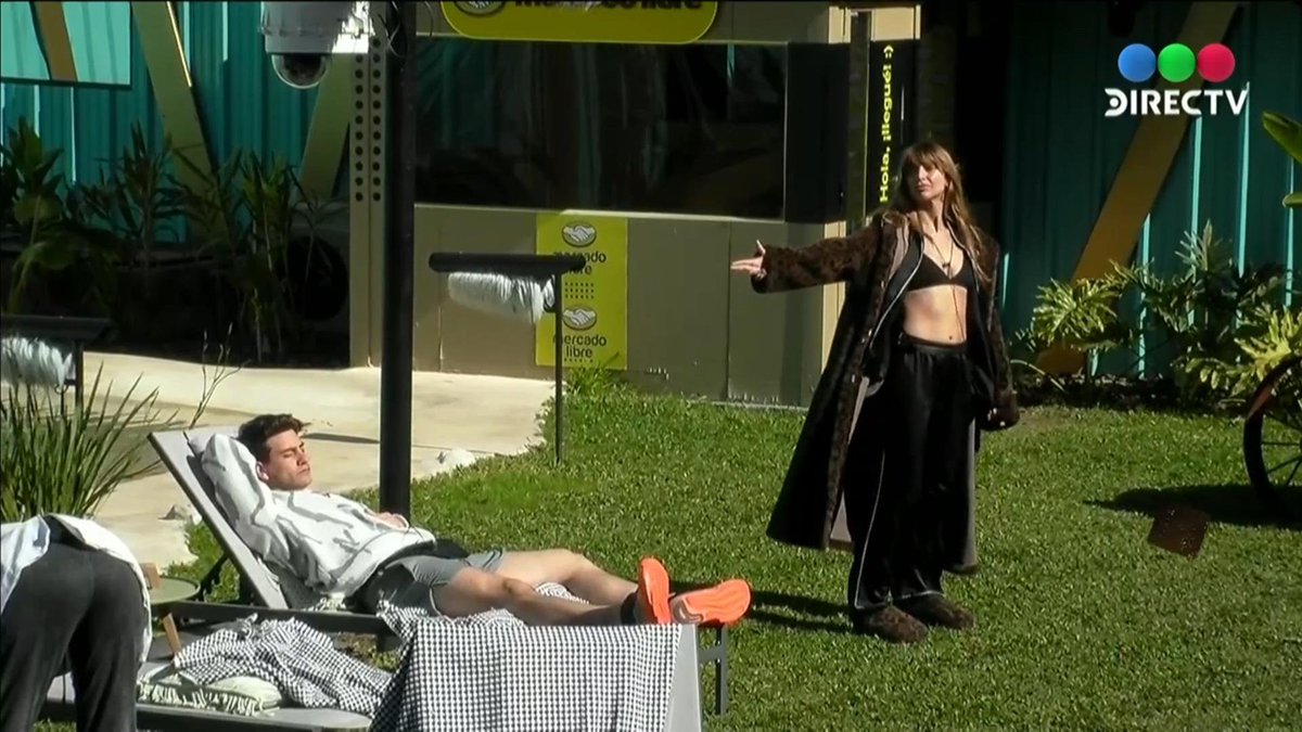 porti16843's tweet photo. Vuela alto hanssen 🕊🕊🕊 🔪
#granhermano https://t.co/ZVua921pSb
