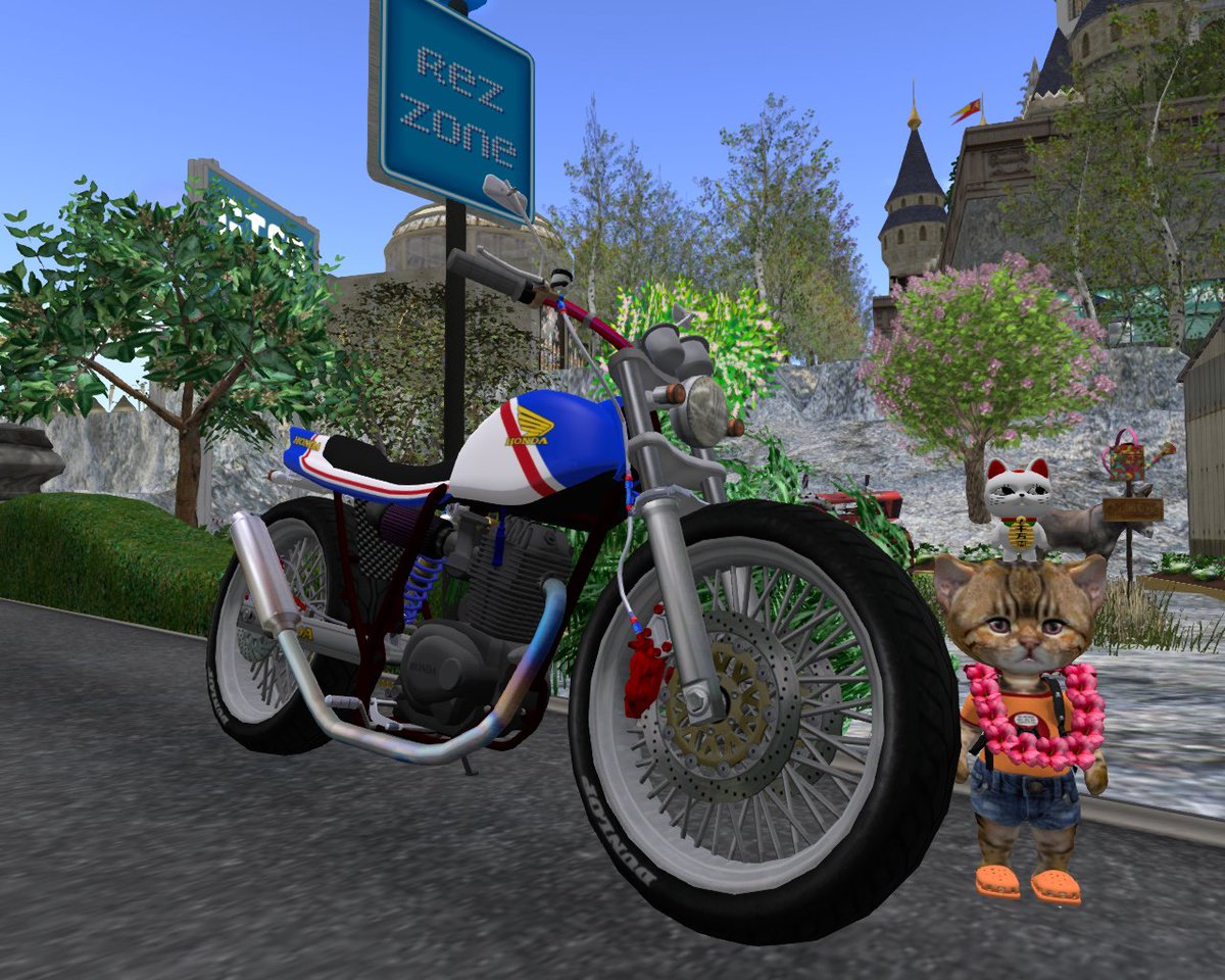 ayaponya's tweet photo. メインランドのガレージからバイク走らせて
お散歩してきた。途中、外人さんから「SIM越えに問題があるようだね」とIMもらったけど、わからないので
答えられなかったｗ
そしたら、空中に飛ばされてたｗ
でも数秒後に戻っていた。
これだったのかな？ https://t.co/z9DNewjlaa