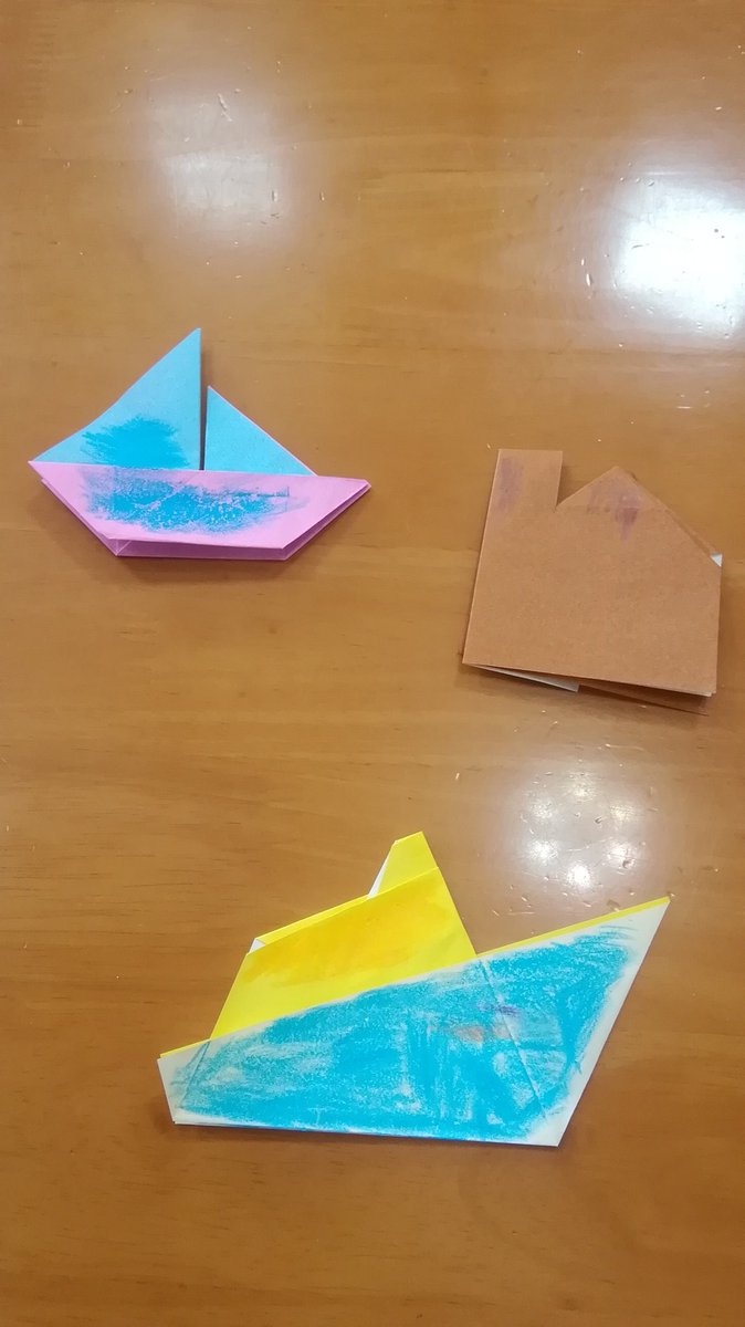 hohoemiPLS's tweet photo. みんなの作品

#ほほえみ　#取手市　#取手　#茨城　#茨城県　#ほどよく絶妙とりで　#生活介護　#折り紙　#おり紙　　#ぬり絵　#塗り絵 https://t.co/psqXAdEwcJ