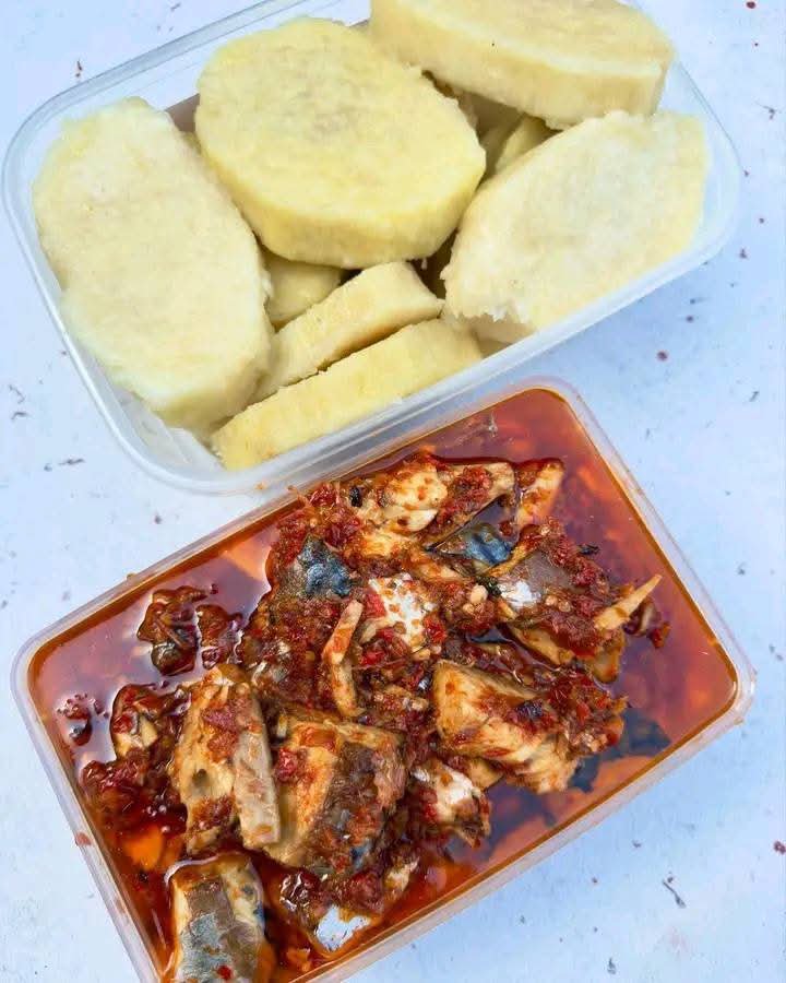 DorisFriday2's tweet photo. It3:27am in the morning and this is what I am craving 😋😋😋

What would you eat this with? https://t.co/l0g6hlbISC