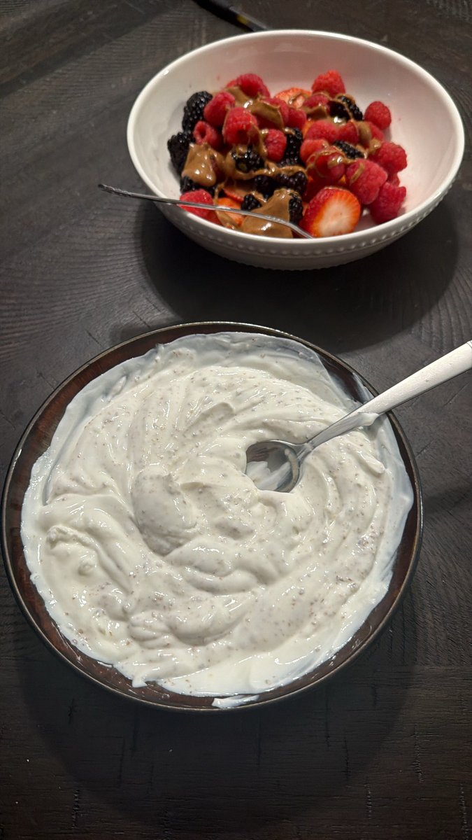 Theironislife's tweet photo. Late night meal to help keep
Blood sugar stable throughout the night. The trick? Fruit! Helps replenish liver glycogen to help stabilize blood sugar throughout the night along with fiber, antioxidants that assist in recovery ❤️‍🩹 https://t.co/ovUwdwQlrN