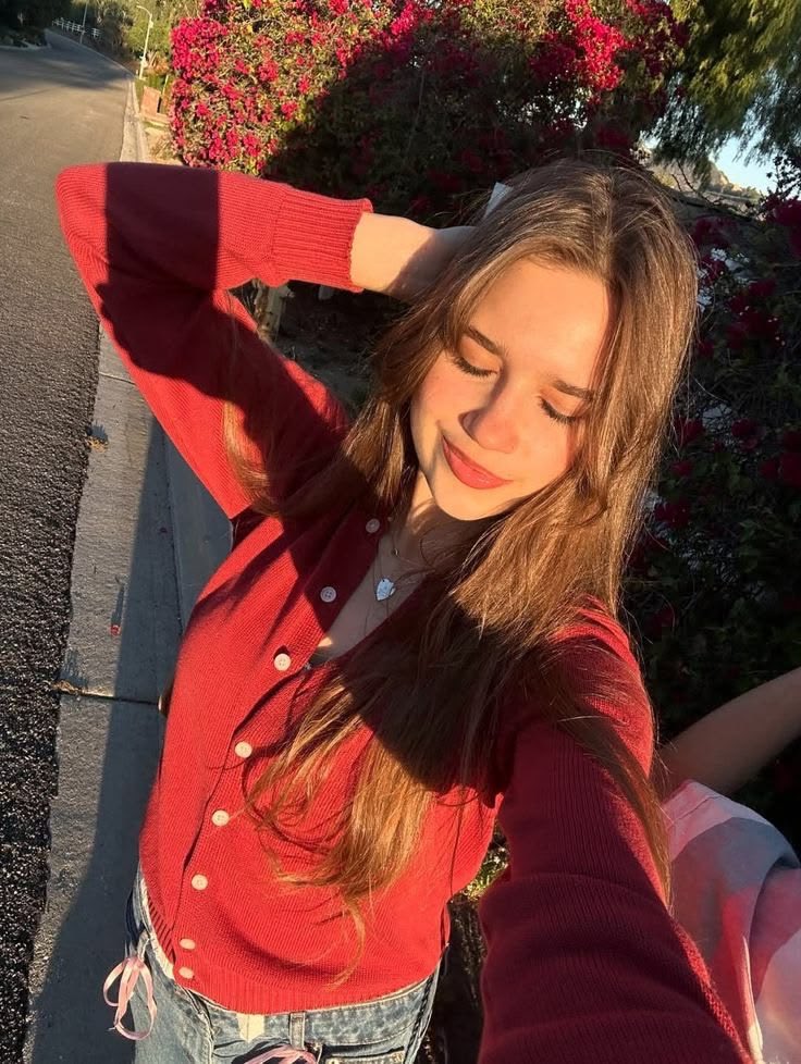 Karolinaprlf's tweet photo. Will you choose me or $5?💋😍🔥 https://t.co/DowaxLVdaU