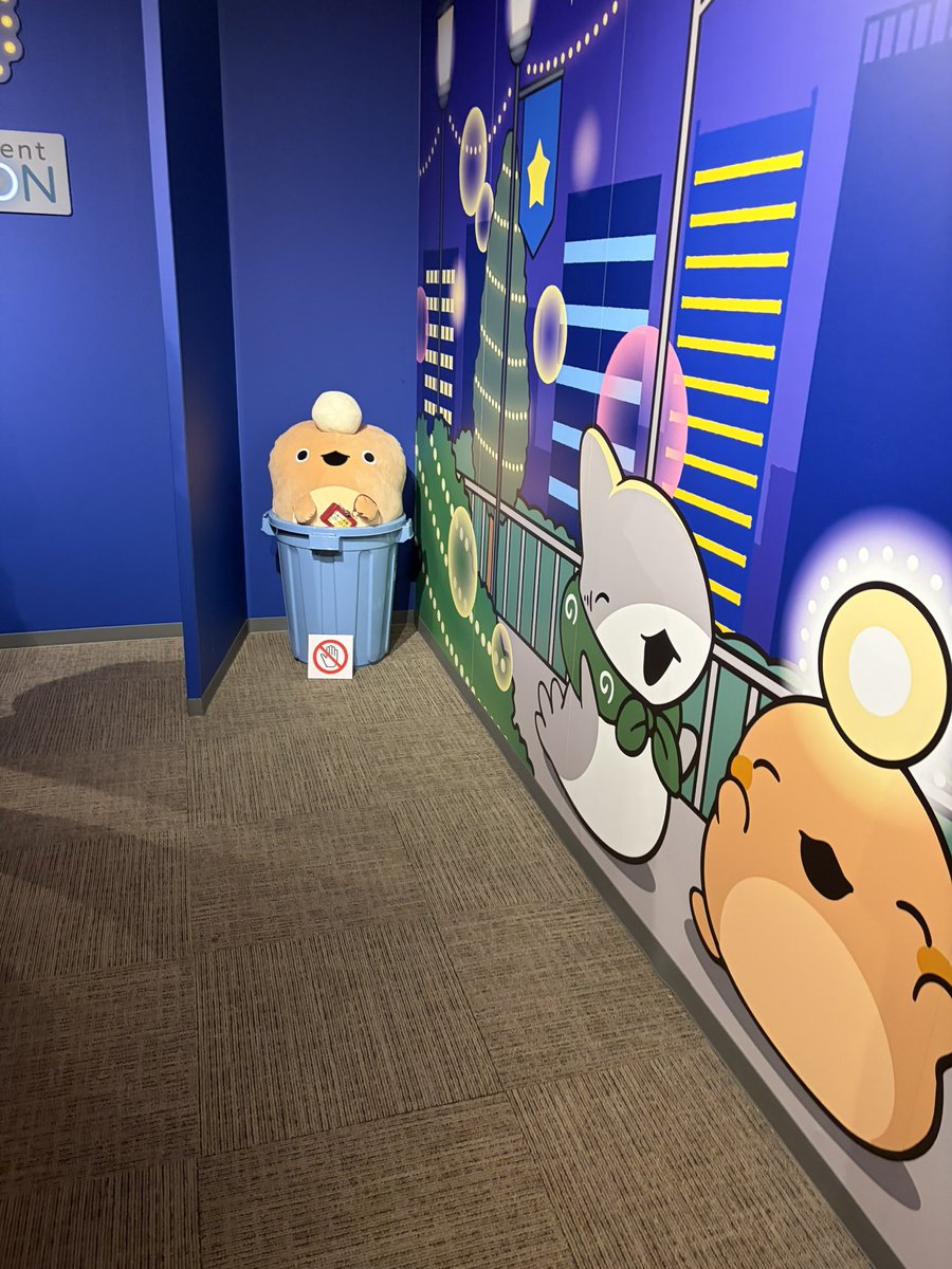Penguinbox1's tweet photo. 本日はおでかけ子ザメ展最終日！
台風も接近しておりますので、ご無理なく、お気をつけてお越しくださいませ。
よろしくお願い致します！🦈👑 https://t.co/gmhOf4eT8X