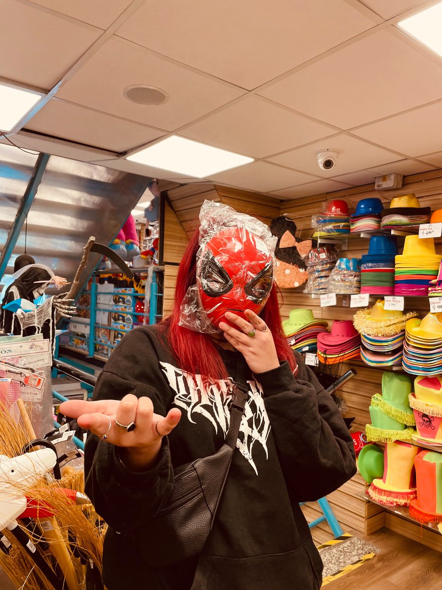 nobarabardera's tweet photo. Fuimos a comprar 3 cosas y terminamos haciendo de todo menos eso 
Photo by: @gardelnoesrock https://t.co/KuCq69mvjQ
