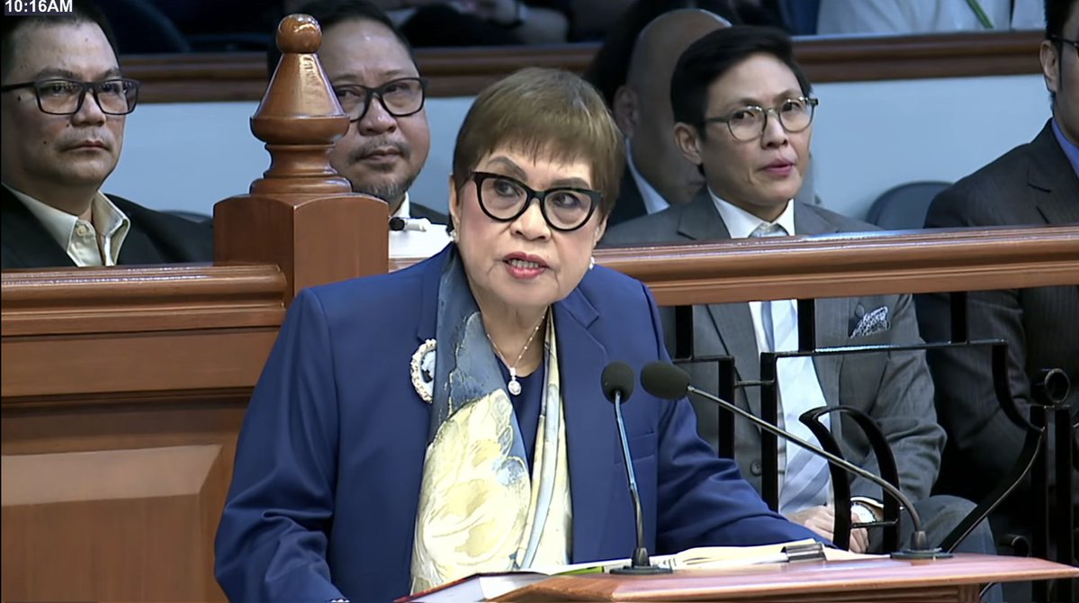 PhilippineStar's tweet photo. ‘THEY DON’T HAVE ENOUGH LAWYERS DAW’

Atty. Lorna Kapunan said that the defense team of Vice President Sara Duterte allegedly claimed they did not have enough lawyers after the scheduled meeting with the House prosecution team last week did not push through.

“If counsel will say we are not given the opportunity first, they were given the opportunity; they refused. The reason being, number one, they don’t have enough lawyers daw,” Kapunan said on Tuesday.

“We heard in an interview that they did not have enough lawyers and couldn’t schedule, couldn’t follow the directives of the presiding officer. 15 lawyers for the defense, they did not have enough lawyers nor the time to comply,”  she added. 

LIVE: https://t.co/xZFWJBlcwn