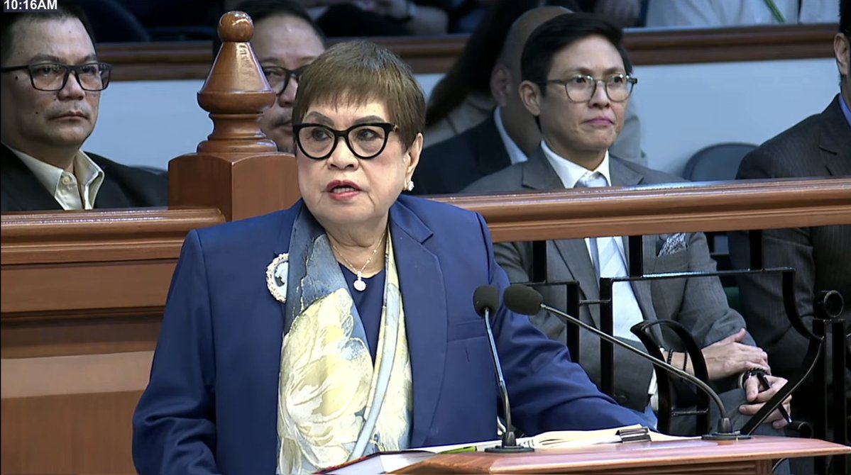 PhilippineStar's tweet photo. ‘THEY DON’T HAVE ENOUGH LAWYERS DAW’

Atty. Lorna Kapunan said that the defense team of Vice President Sara Duterte allegedly claimed they did not have enough lawyers after the scheduled meeting with the House prosecution team last week did not push through.

“If counsel will say we are not given the opportunity first, they were given the opportunity; they refused. The reason being, number one, they don’t have enough lawyers daw,” Kapunan said on Tuesday.

“We heard in an interview that they did not have enough lawyers and couldn’t schedule, couldn’t follow the directives of the presiding officer. 15 lawyers for the defense, they did not have enough lawyers nor the time to comply,”  she added. 

LIVE: https://t.co/xZFWJBlcwn