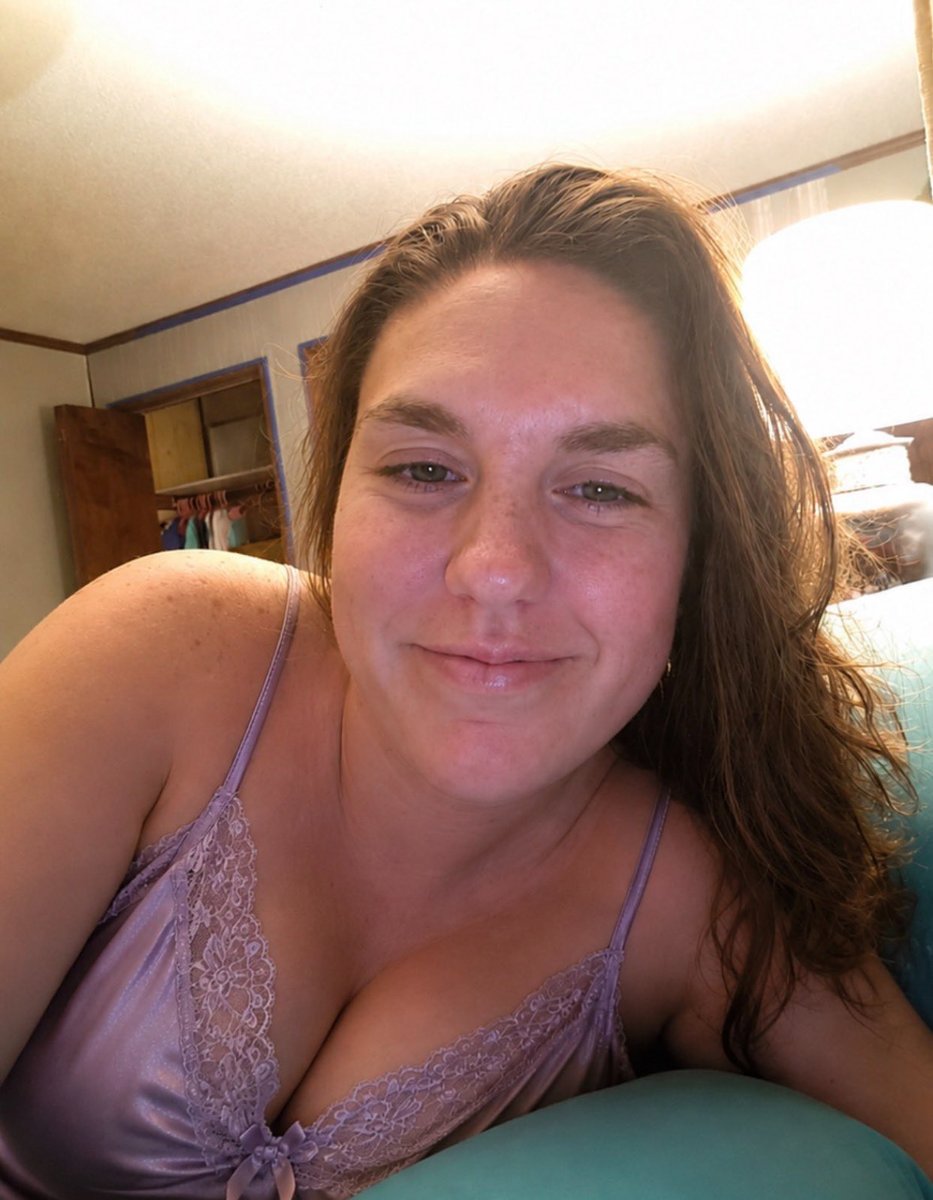 kayla124577's tweet photo. Good night everyone we you come over to spend a night with me yes or no lol 😂😂😂😂🥹 https://t.co/ziYWBK7YPz
