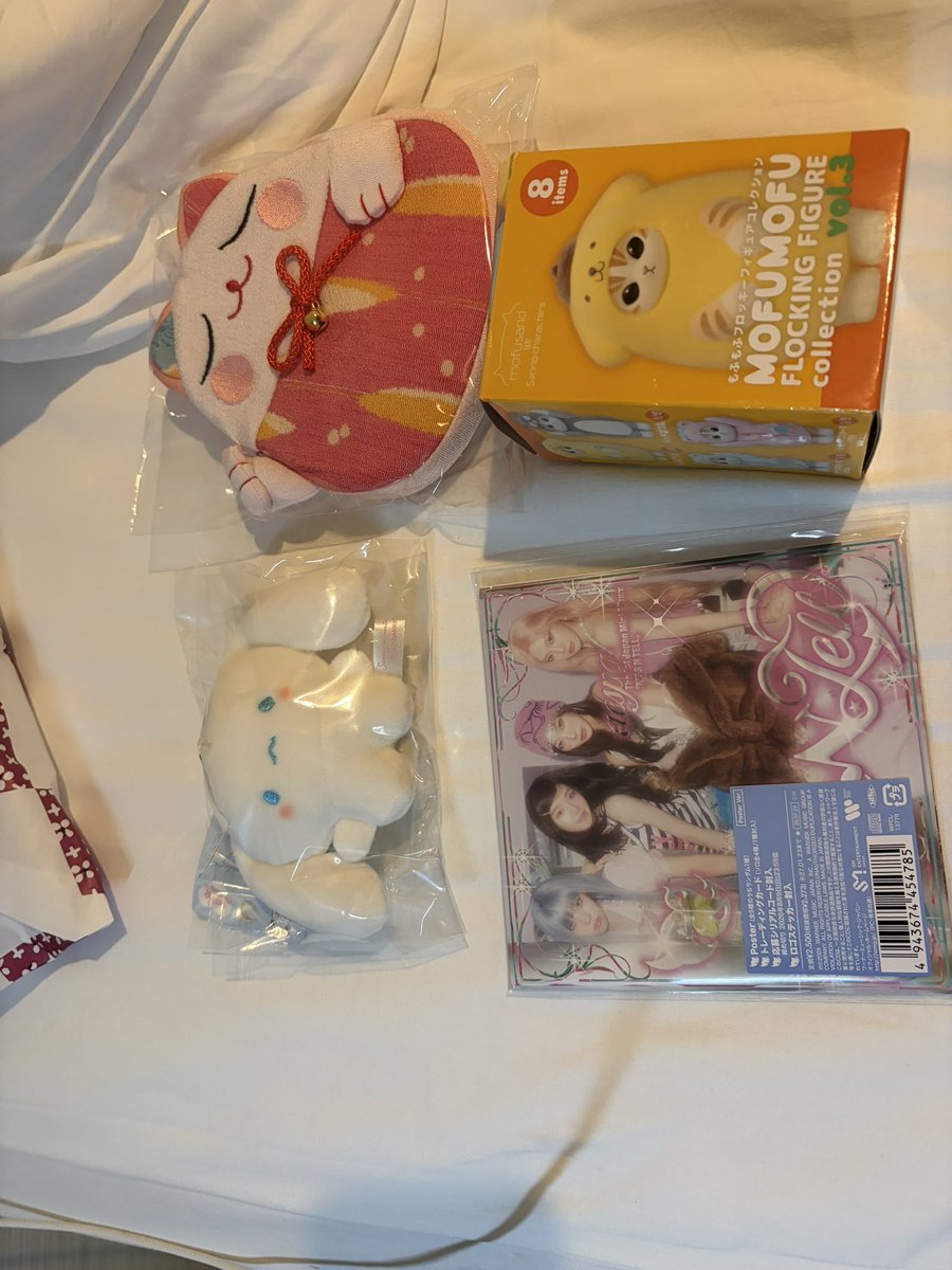 bluesinthewind's tweet photo. my japan haul from each day ^_^ https://t.co/MxBv3e6LaH