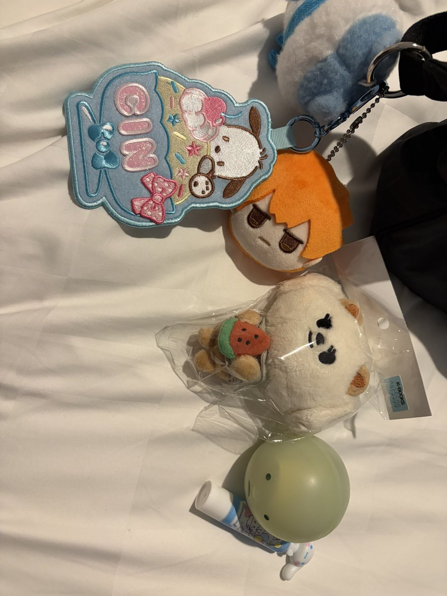 bluesinthewind's tweet photo. my japan haul from each day ^_^ https://t.co/MxBv3e6LaH