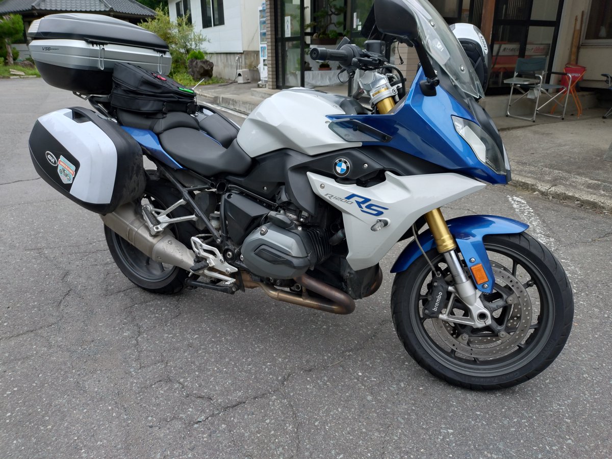 shoukantou's tweet photo. 111＆112号ライダーさんは、BMWR1250GSA＆BMWR1200RS でした🎵 https://t.co/2g8zC1zEVa