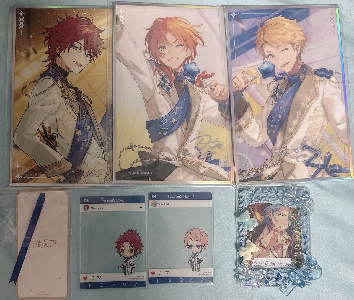 an_st_nn's tweet photo. 交換 譲渡 あんスタ 聚光舞台 Spotlight stage  シリーズ
譲
ポラ(300):鉄虎 奏汰☆燐音☆薫 なずな 創☆レオ
星推し(300):スバル 忍☆みか2 斑
クリアカード(440):☆泉 嵐 斑
色紙:(880)★燐音☆レオ 嵐
特典しおり:鉄虎 クリアカード:真緒 宗
求:HiMERU or記載額(+送料)
→ https://t.co/r2NS1WZDgU