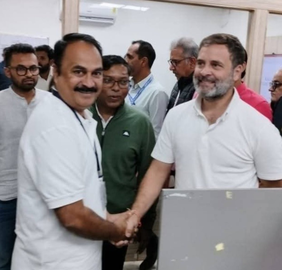 Ashishinc10's tweet photo. उत्तर पूर्व ऑल इंडिया कांग्रेस कमेटी (AICC) के ज़ोनल प्रभारी एवं मेरे अज़ीज़ मित्र @ShijuPJoy_INC जी को जन्मदिन की अनंत बधाई एवं हार्दिक शुभकामनाएँ। 💐
में ईश्वर से आपके उत्तम स्वास्थ्य, दीर्घायु एवं यशस्वी जीवन की प्रार्थना करता हूँ।। 
@kharge @RahulGandhi 
@priyankagandhi @kcvenugopalmp
@SachinPilot @rajatrajasthala