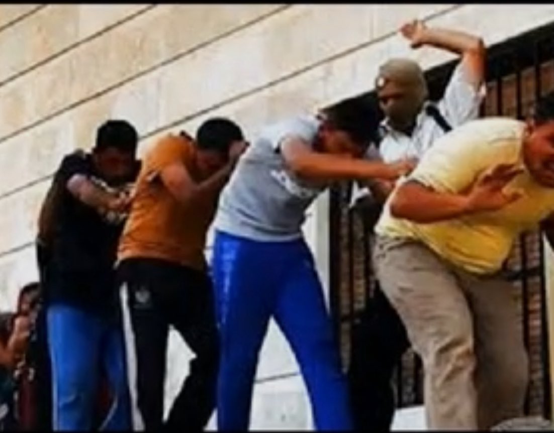 Hammam505's tweet photo. @AliAlyaseri10 احلى متعة بصرية اولاد نرجس يُساقون كالنعاج https://t.co/894mnpS12m