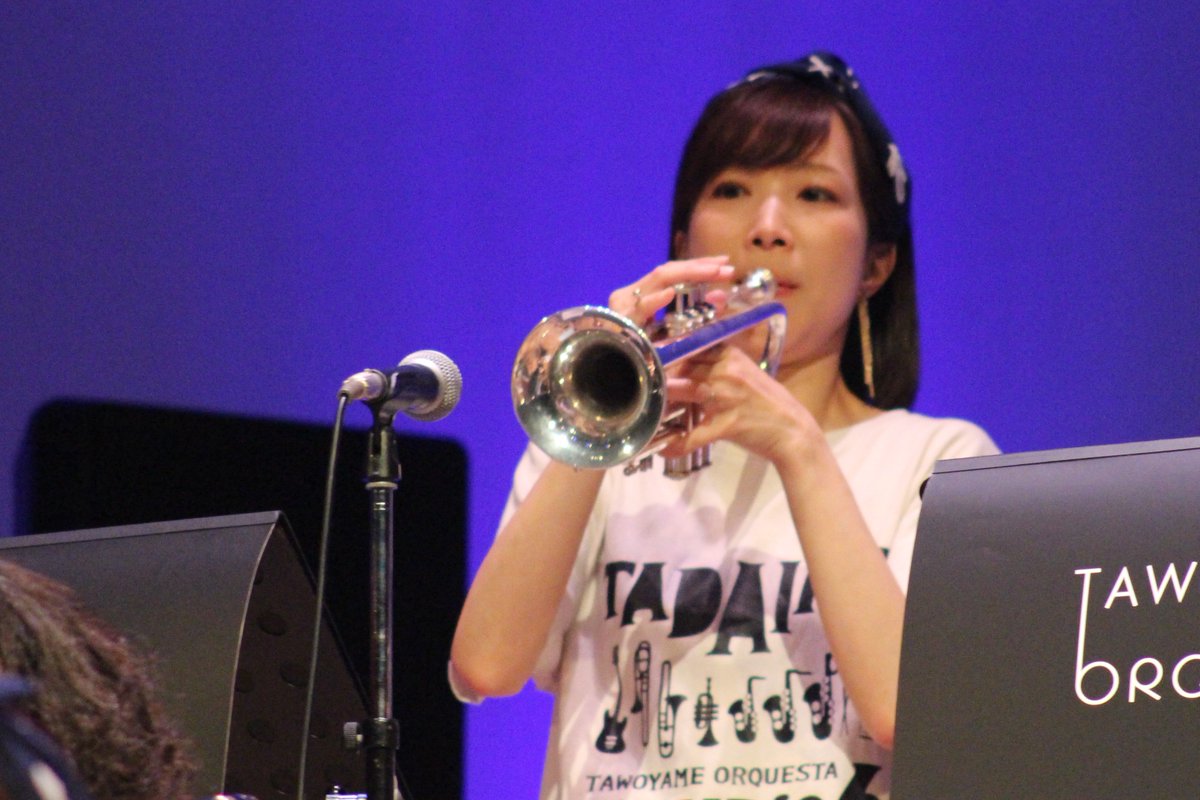 superxmachine69's tweet photo. 8/9 凱旋 Tadaima TOUR その4
トランペット隊のみなさん🎺🎺🎺🎺
今回ステージ前にメイツの皆さんが
横並びのシチュエーションがあり、
その際トランペット隊の皆さんが
間近で観られてよかったです😊
#TadaimaTOUR
#たをやめオルケスタ
#長谷川素子
#小篠優
#SAKKO
#星野麻里奈 https://t.co/v4hx5ISEnX