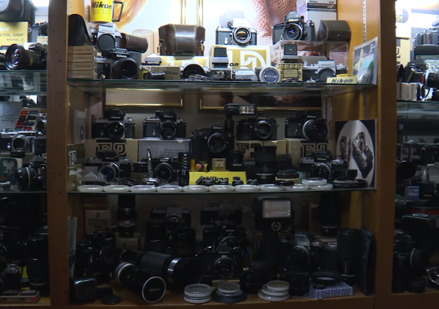 Queen_City_News's tweet photo. 'TIME CAPSULES' | This photographer evokes a sense of nostalgia with old photos. Chances are, if you grew up in Morganton, he took your picture.  @AbsoluteLe 

👉 https://t.co/iOSEwjmZYi https://t.co/osPYpMhcH8