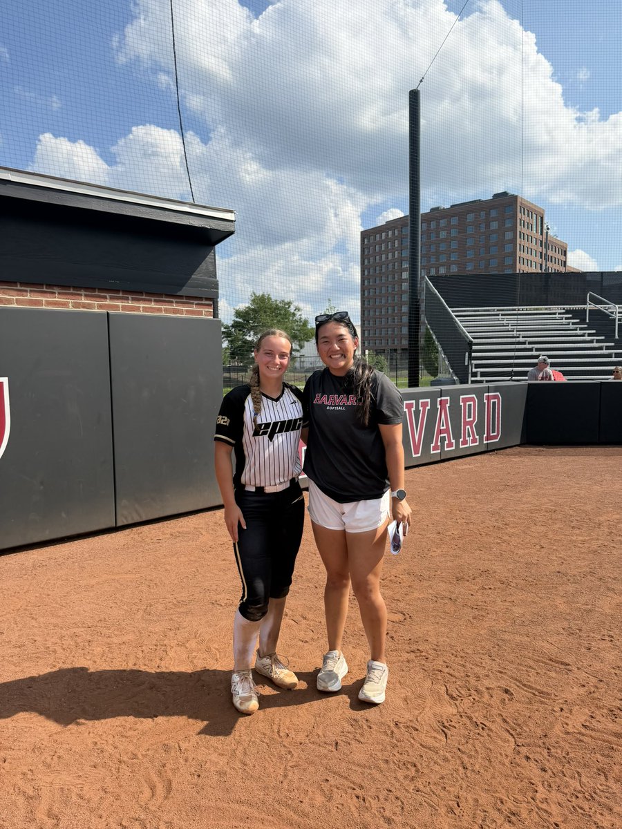 LydiaWells2028's tweet photo. Huge thank you to @HarvardSB for an amazing camp! I loved working with Coach Jenny, Coach Amelia, and Coach Xiao while learning more about the program. So thankful for the opportunity and to experience Boston. Go Crimson!

@coachjennyrohn @_xiaaaooo @amelia_varelaa @Epic__SB https://t.co/ZvB99qKB1H