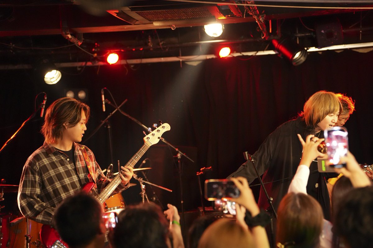 houkiboshi1229's tweet photo. 体感5秒
170人程の前で歌えて楽しそうで何より🎤
13連勤7日目
本日も仕事頑張りましょう🎌 https://t.co/1zueLzkwqw