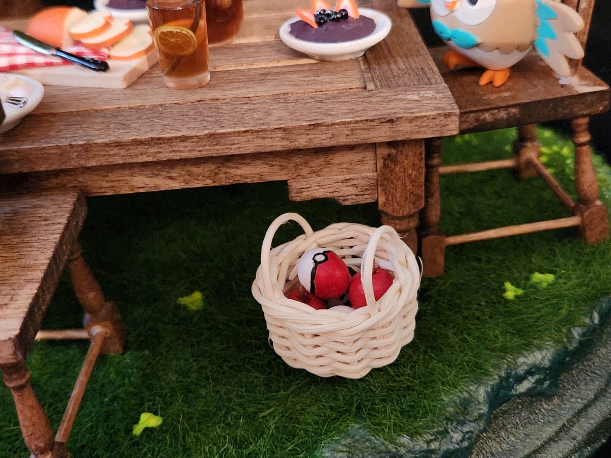 kamiyu910's tweet photo. I made a picnic diorama, and someone bought it before it was even done. Didn't realize people liked these that much https://t.co/t2xlMNlBeC