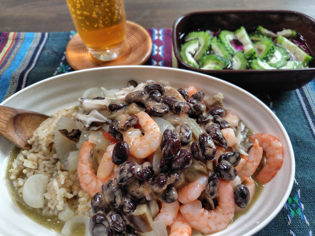 violetkaleido's tweet photo. お昼ごはん

グリーンカレー🍛　大量追い🧅　🦐　黒舞茸　黒豆納豆
ゴーヤ浅漬け🥒

去って行くサマー🎐🍉を惜しみつつ(全然惜しんでない秋はよ笑) https://t.co/Ub8pHXwGcj