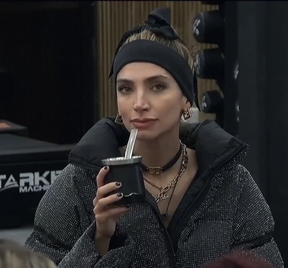 boyindiscretxcx's tweet photo. SE ACERCA EL FIN, QUIEN DE ELLAS DOS TE GUSTARÍA QUE GANARA ESTA EDICIÓN? 

❤️ YIPIO

🔁 SOL 

#GranHermano https://t.co/HqC2OgoOm1
