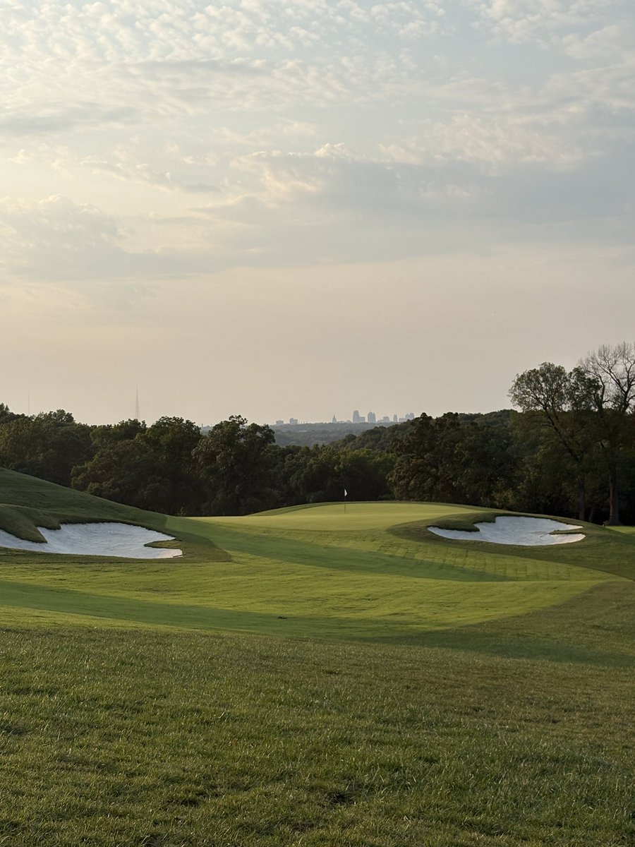 SchwormNate's tweet photo. Swope Memorial GC
Kansas City, MO
Great muni in kc. Recently renovated and just reopened. 58 dollars with cart for twilight is a great deal. Not gonna get much better for public golf in the kc area. 
#golf #kansascity #swopememorial https://t.co/bpx9yxqPtX