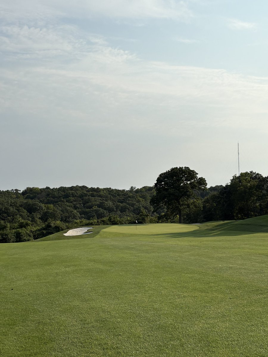 SchwormNate's tweet photo. Swope Memorial GC
Kansas City, MO
Great muni in kc. Recently renovated and just reopened. 58 dollars with cart for twilight is a great deal. Not gonna get much better for public golf in the kc area. 
#golf #kansascity #swopememorial https://t.co/bpx9yxqPtX
