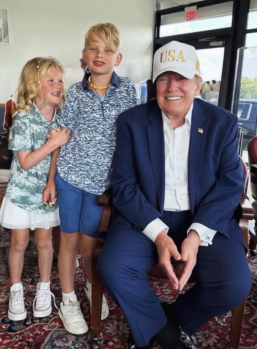 JerryWillResist's tweet photo. These children appear to be 6 and under. They are I grave danger of being touched by Pedo Trump. https://t.co/zVRY19ogDC