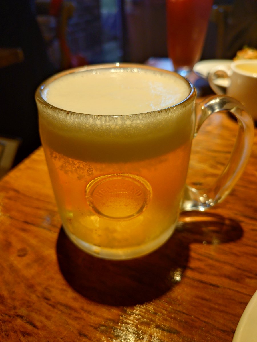 _kamkam's tweet photo. 台風におびえながらランチタイム前菜(酒) https://t.co/iGqG4KDjgP