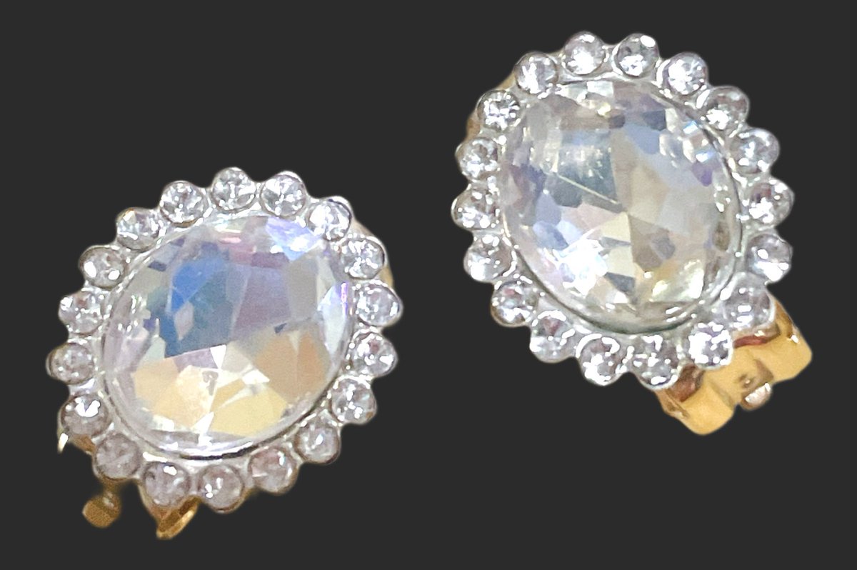 ateliercrystal's tweet photo. 今日は夫と一緒に製作活動をしました！
#ハンドメイド作品 #西巣鴨 #1人起業 #おうち時間 https://t.co/U09Ls2BTTv