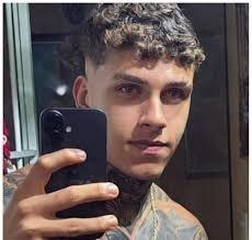 aelis82's tweet photo. Júnior Honorato é preso e faz sucesso com nudes do Privacy 

Link nos comentários👇 https://t.co/oAS0ylubRx