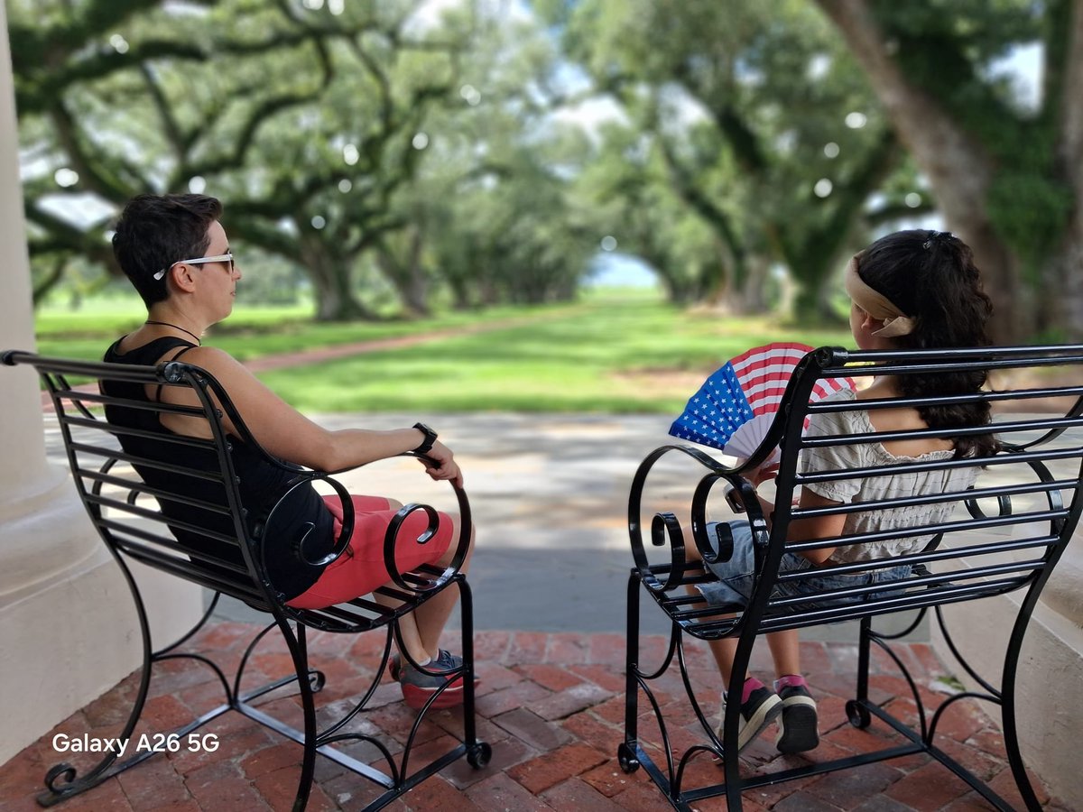 Fas_04's tweet photo. Whitney, Laura and Oak Alley Plantations, Louisiana https://t.co/cJDcGQ7JPt