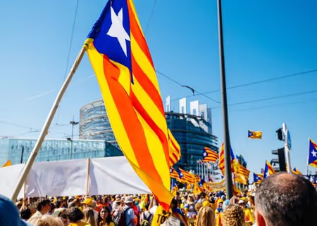 catalunyaUxC's tweet photo. Bon dia i bon hora! Però, sempre sempre, PUTA ESPANYA!!

#UnimCatalunya #ACatEnCat https://t.co/Si6VSOB6B7