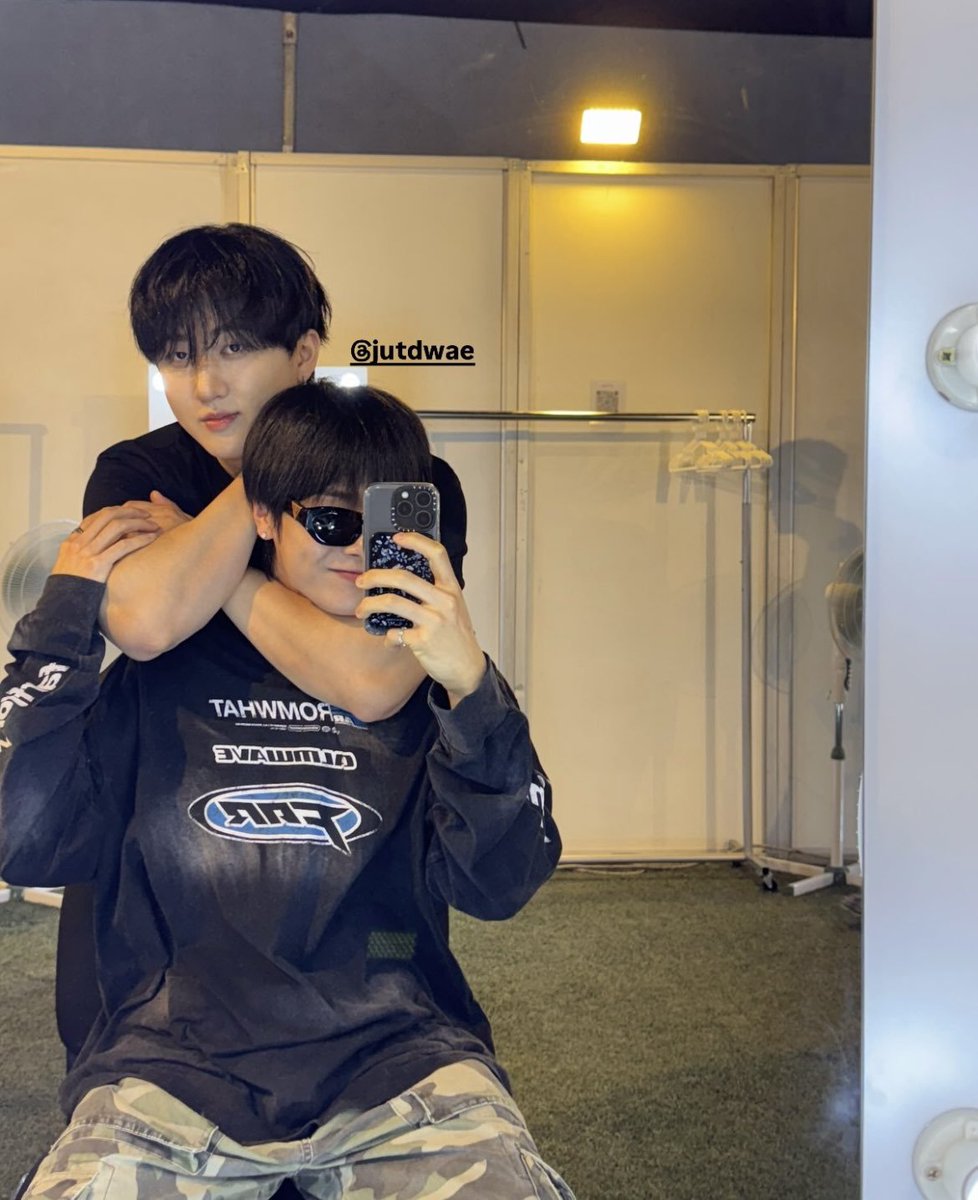meepknow's tweet photo. so we're just giving out birthday wishes now?????? ME NEXT https://t.co/RP4eNrA7gg