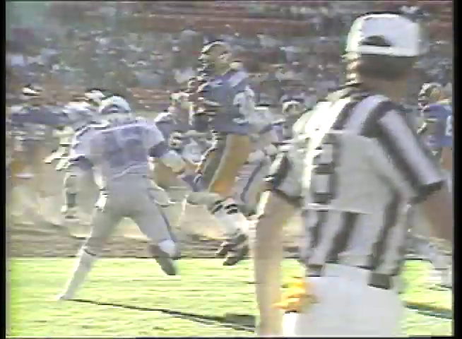 Collectosaur's tweet photo. This week's #AmericanFootballPreservationProject posts are underway with Week 2 of the 1984 #USFL Season now online!
https://t.co/Lw1FlqWvsg
https://t.co/nHK1QKA43s
#AFPP #Panthers #Invaders #Stars #Vintage #Football #AmericanFootball #FootballHistory #Free #NoAds https://t.co/43Ao3FWeor